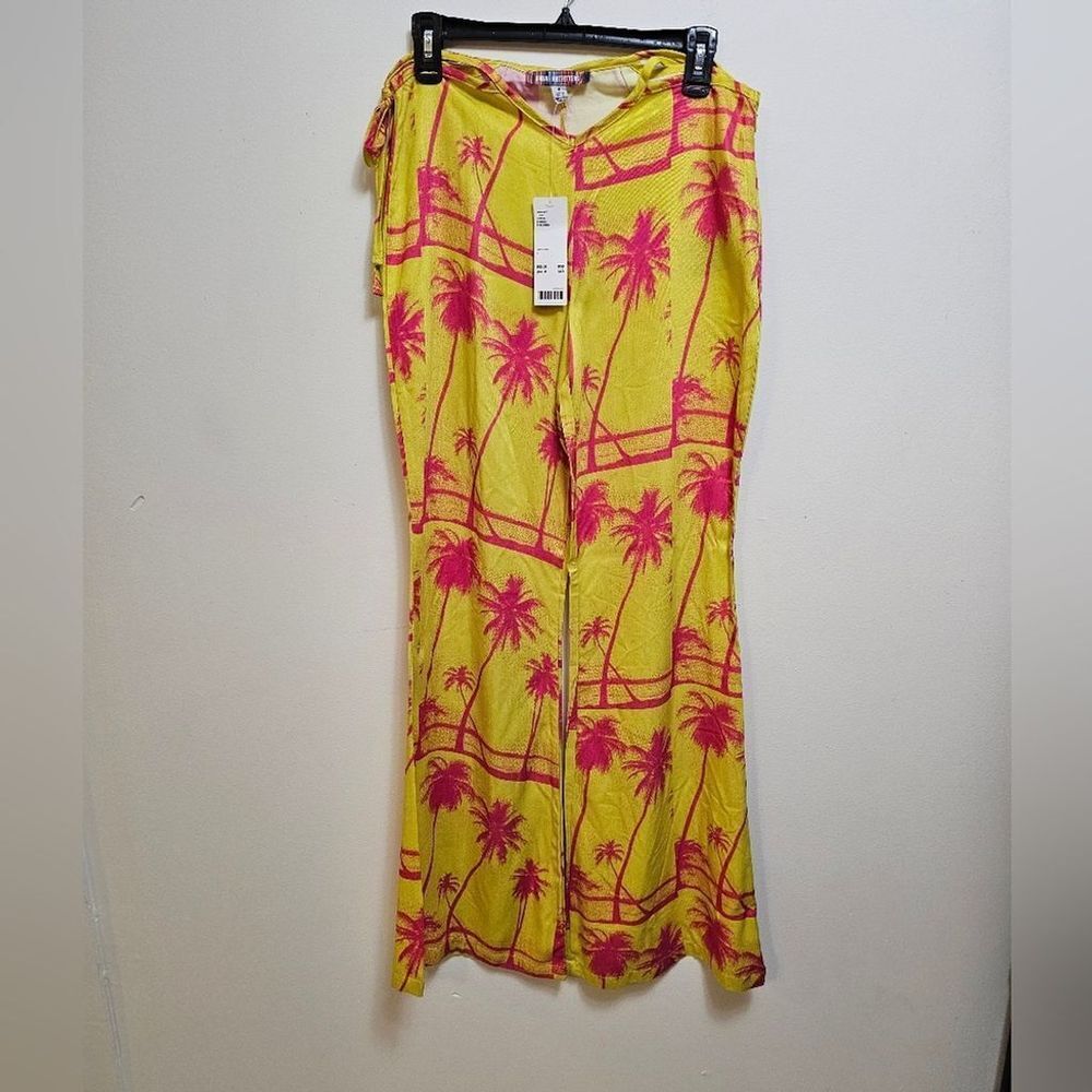 Urban Outfitters NEW Sunny Cutout Flare yellow/pink palm trees‎ size 4 pants